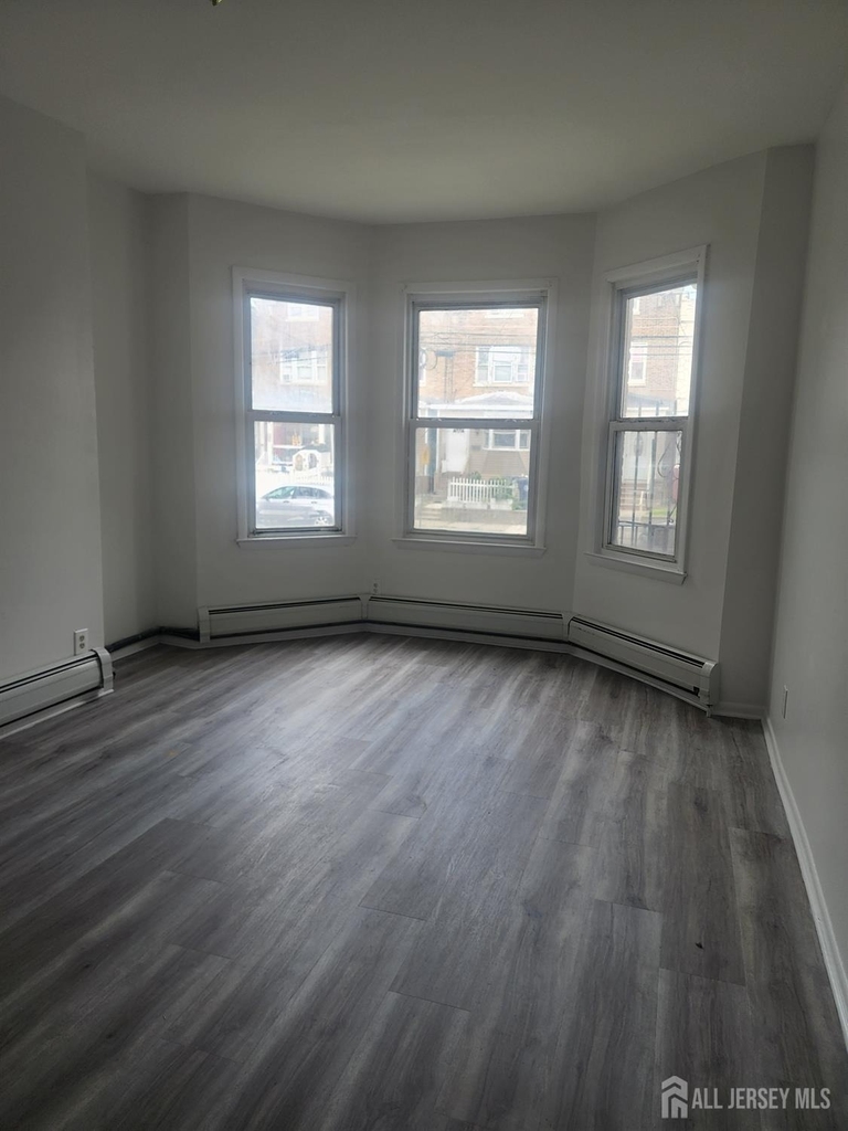 149 Lewis Street - Photo 1