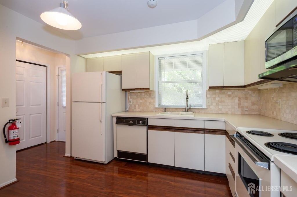 122-f Concordia Circle - Photo 4