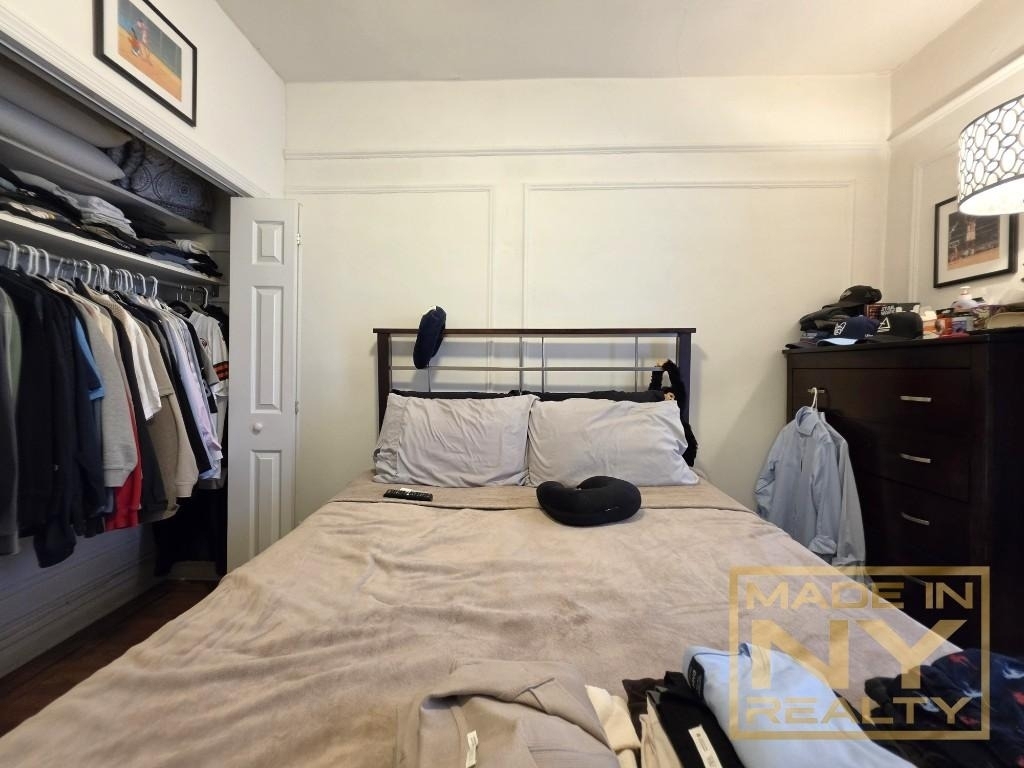 421 W 24th Street - Photo 5