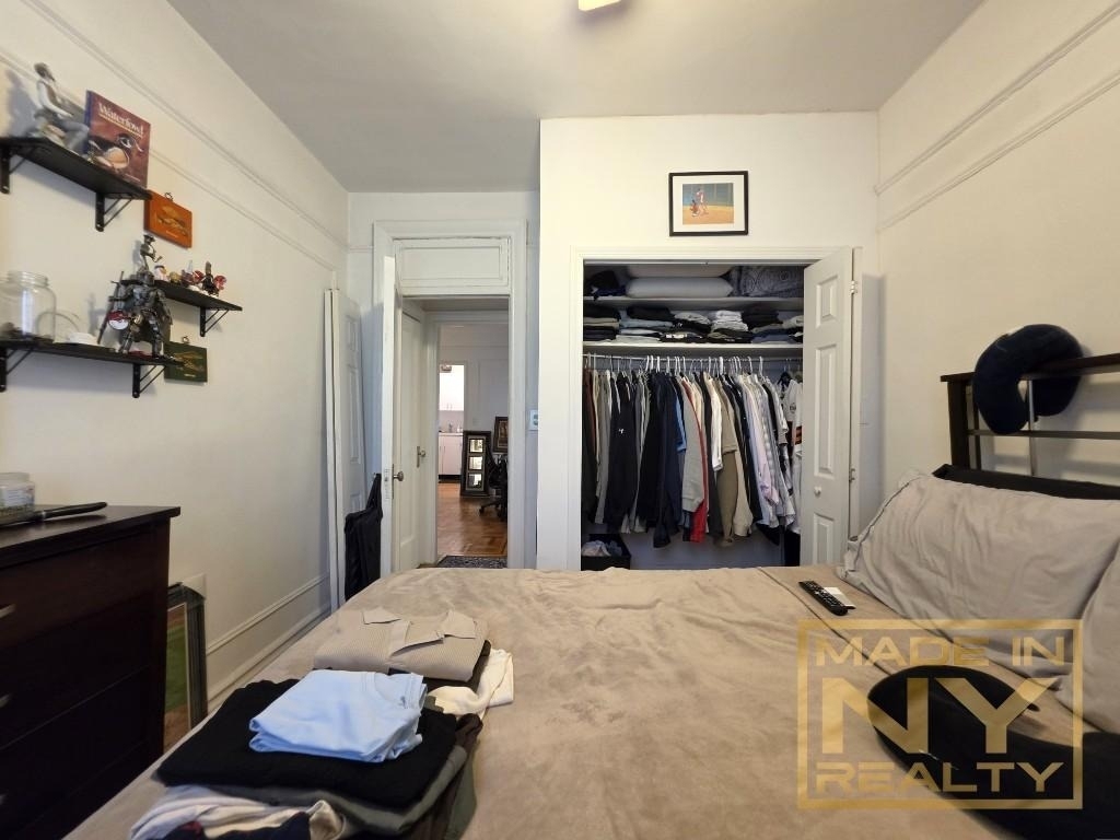 421 W 24th Street - Photo 7
