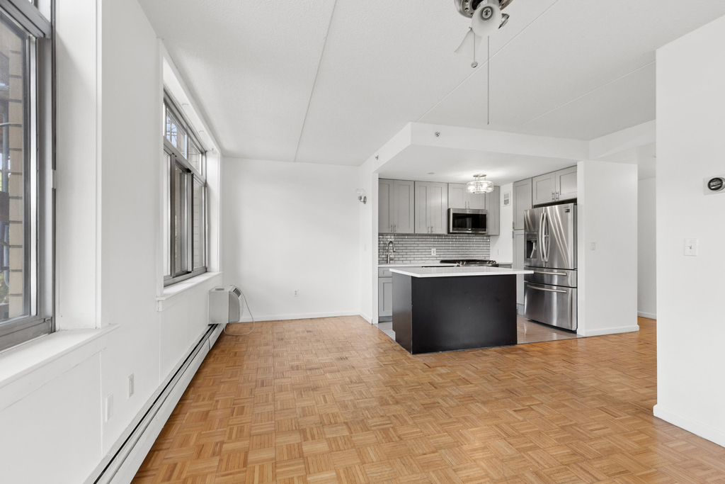 102 Bradhurst Avenue - Photo 2