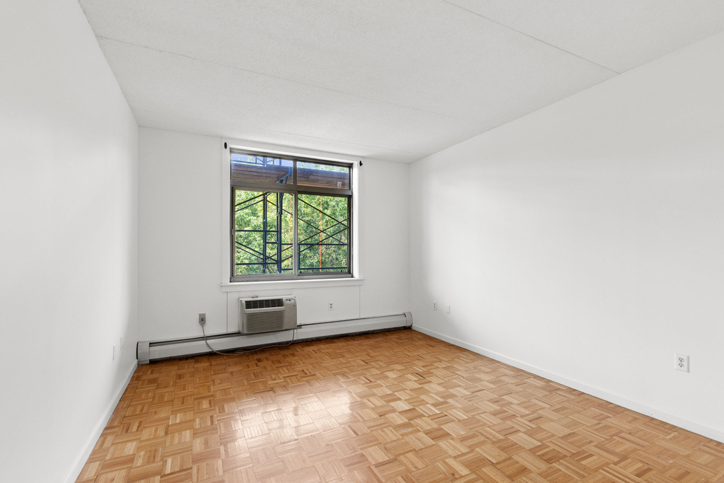 102 Bradhurst Avenue - Photo 5