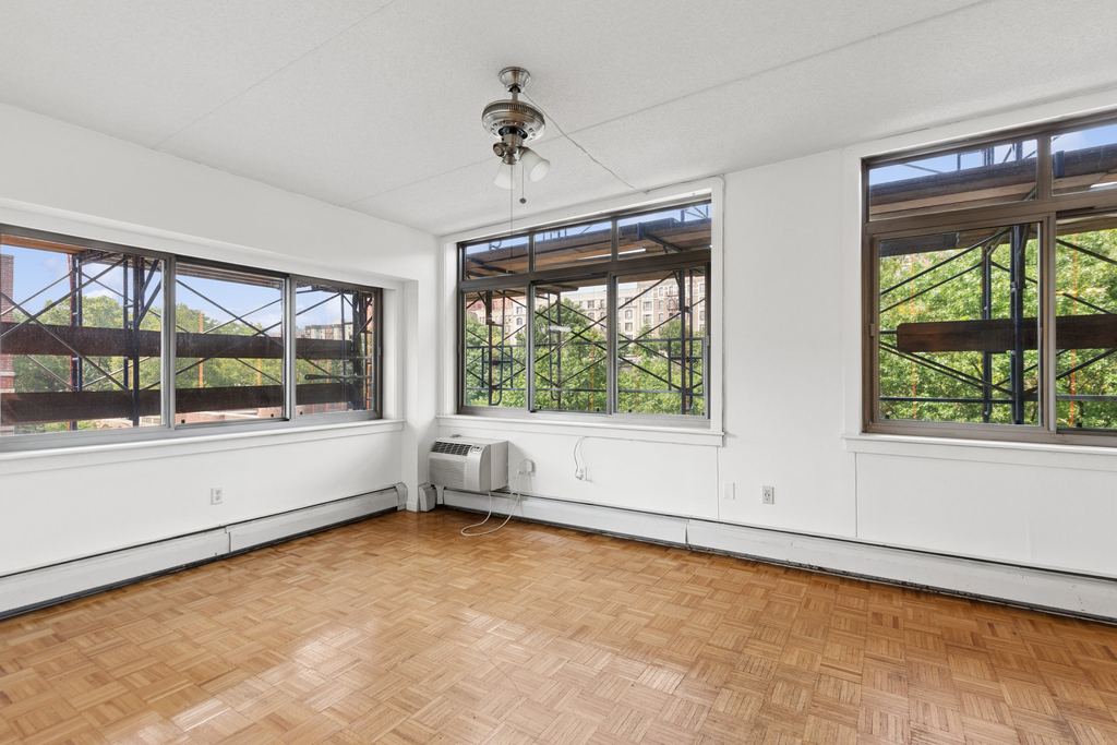 102 Bradhurst Avenue - Photo 1