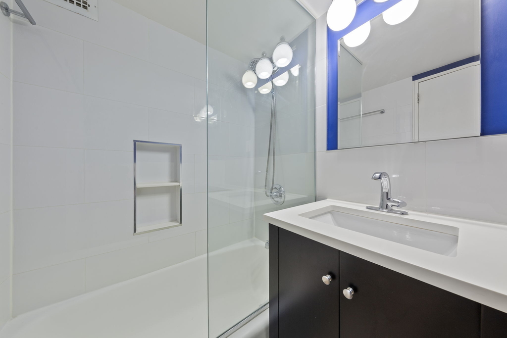 210 E 63rd Street - Photo 5