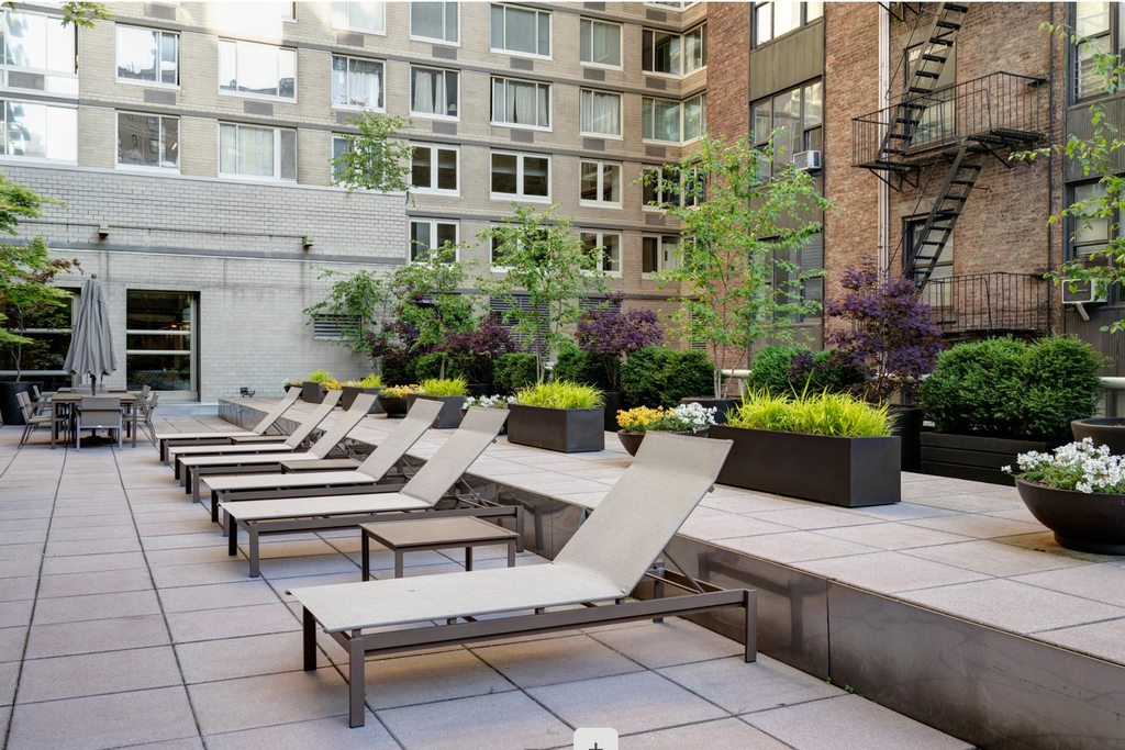 2373 Broadway - Photo 9