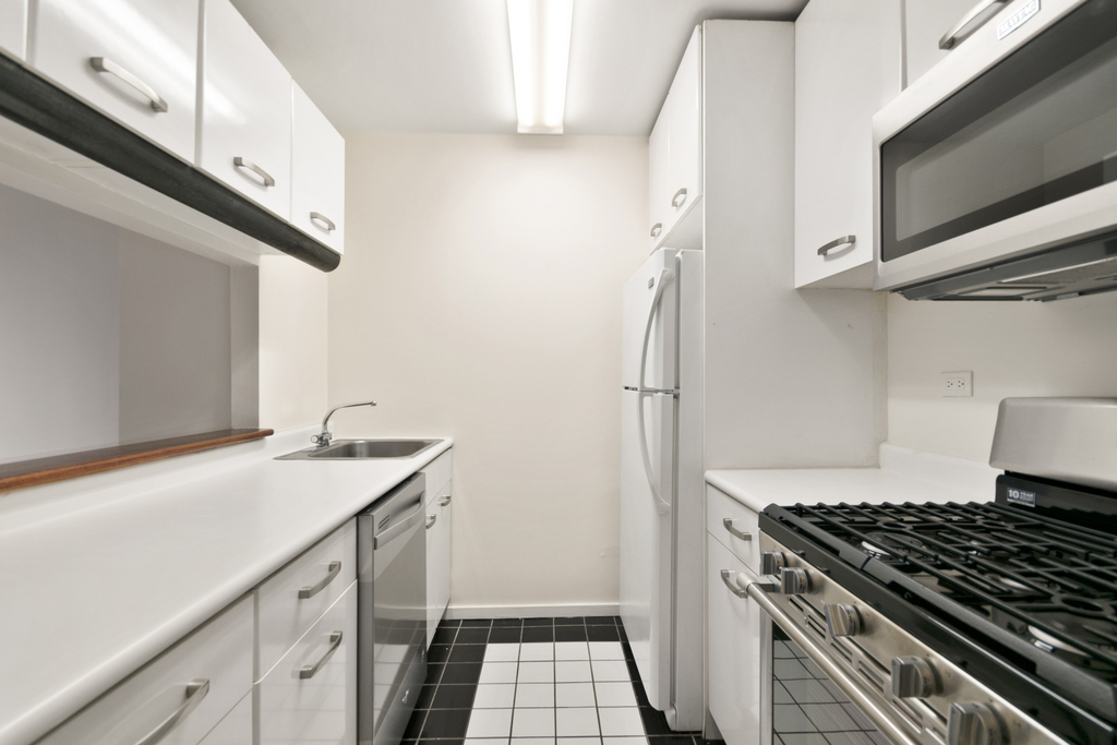 2373 Broadway - Photo 3