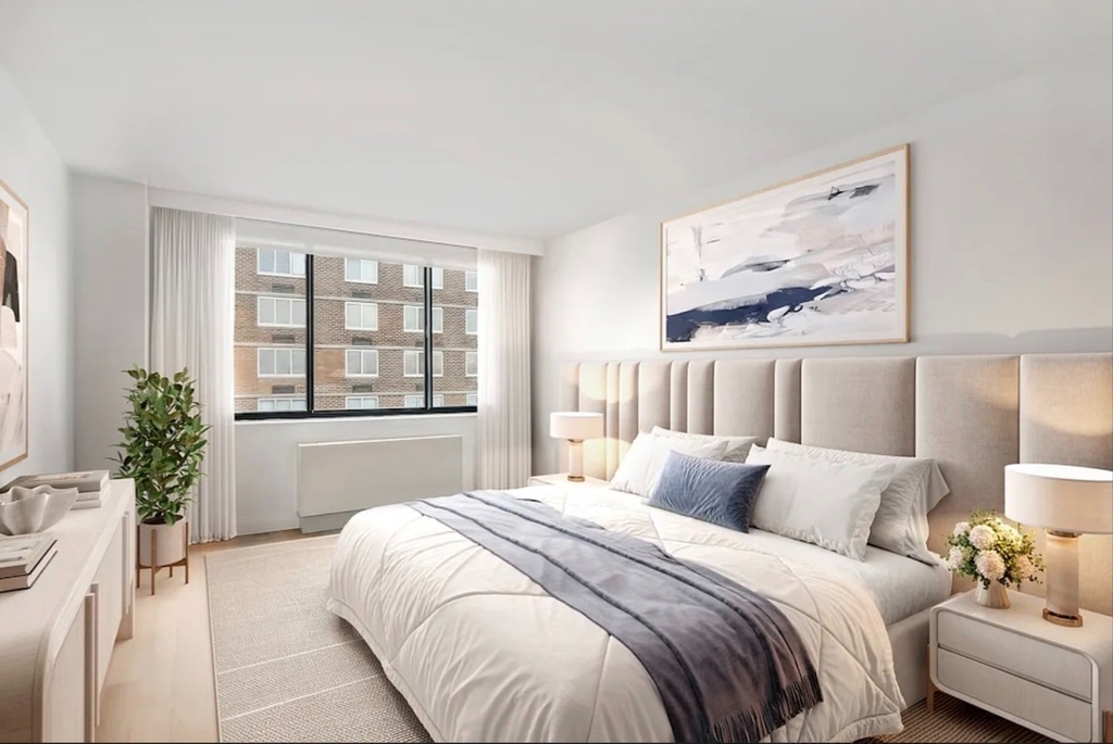 345 E 94th Street - Photo 2