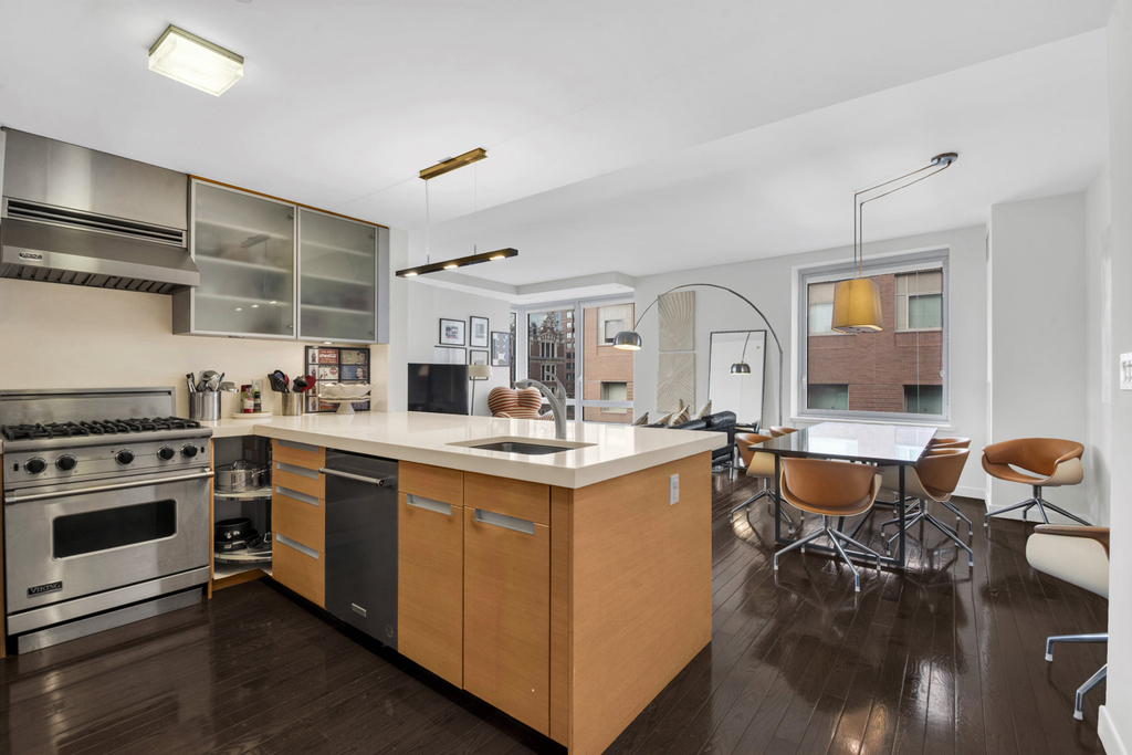 462 W 58th Street - Photo 5