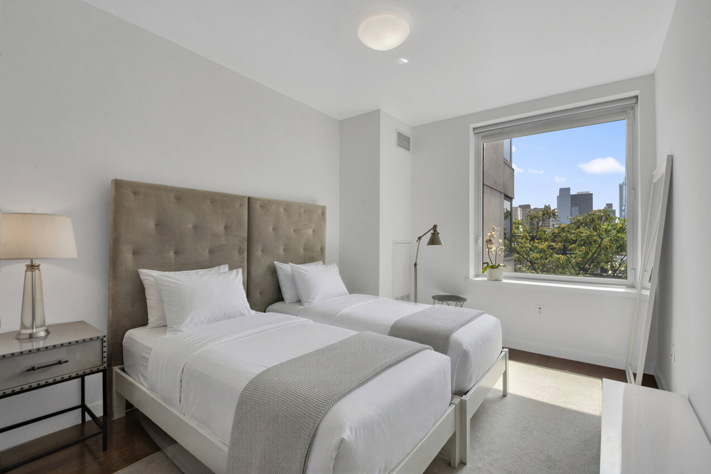 462 W 58th Street - Photo 15