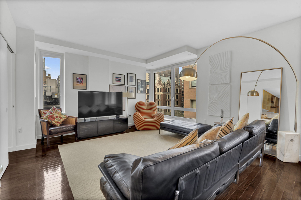 462 W 58th Street - Photo 2
