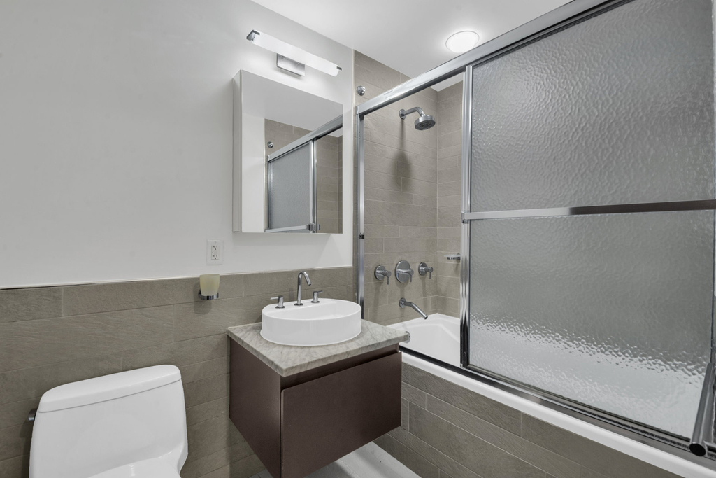 462 W 58th Street - Photo 16