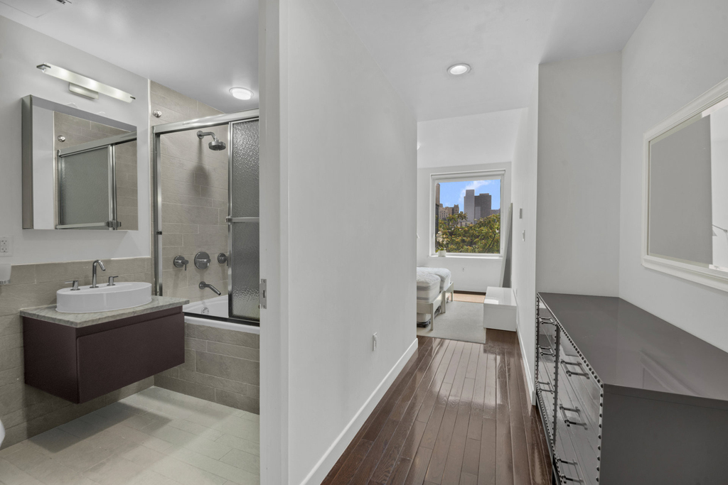 462 W 58th Street - Photo 18