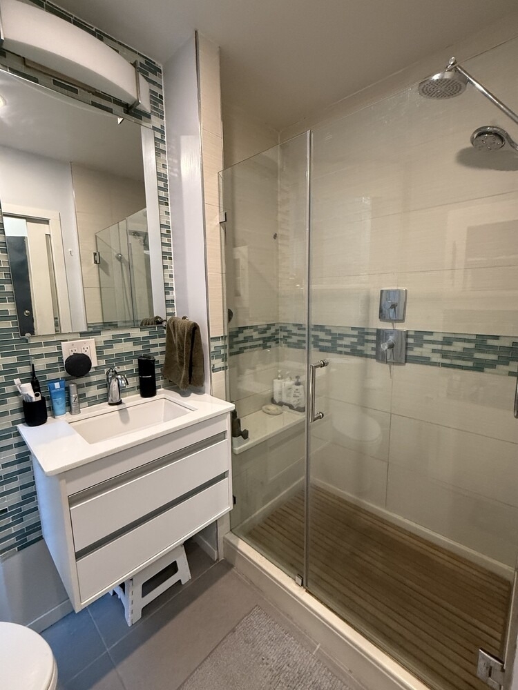 438 W 49th Street - Photo 4