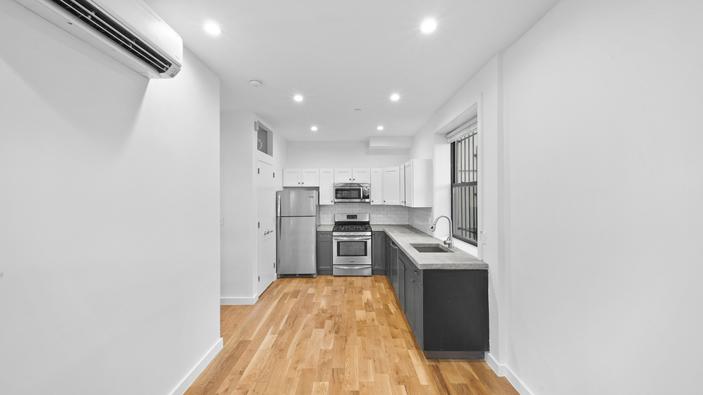 252 S 3rd St 11211 - Photo 6