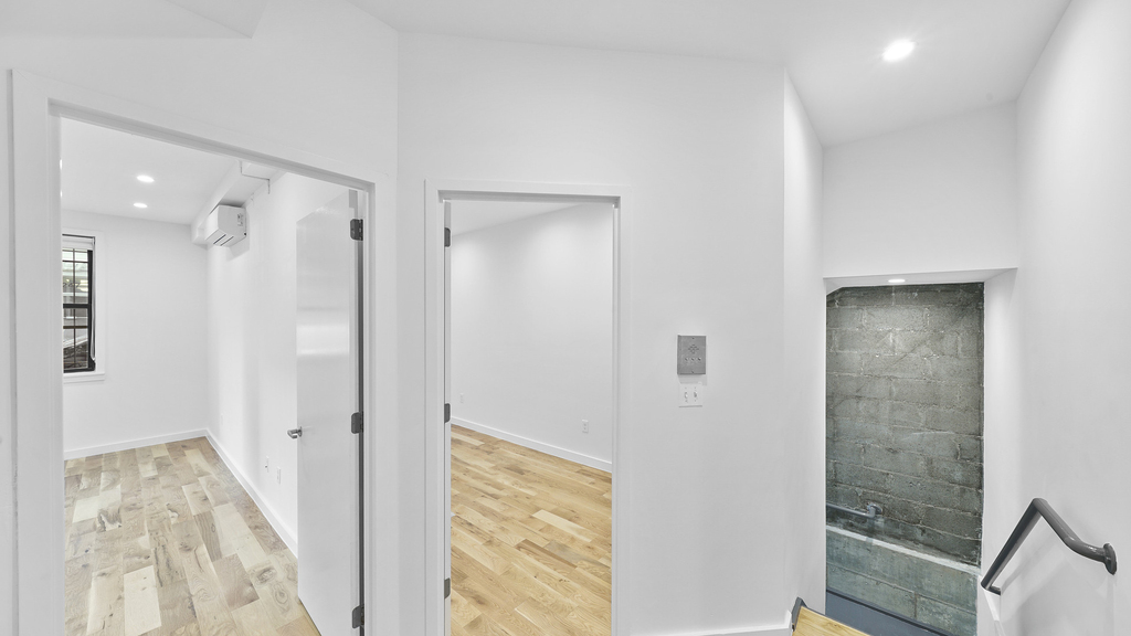 252 S 3rd St 11211 - Photo 13