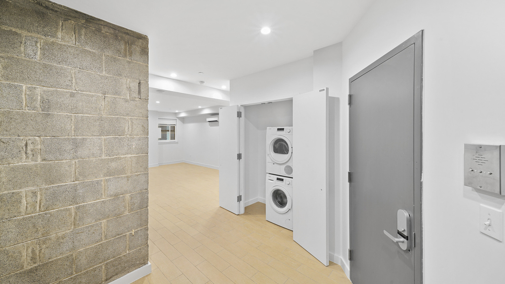 252 S 3rd St 11211 - Photo 15