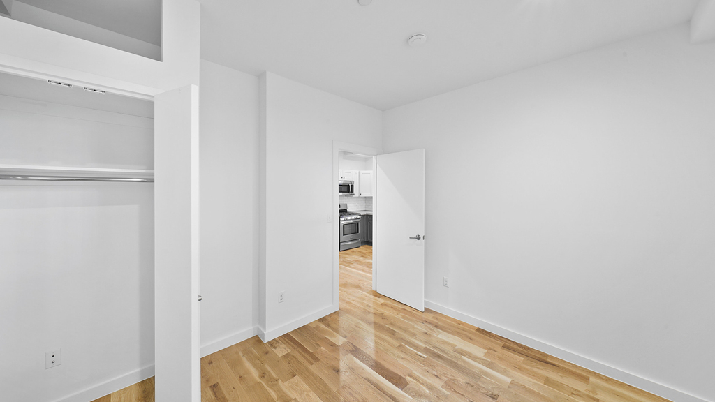 252 S 3rd St 11211 - Photo 5