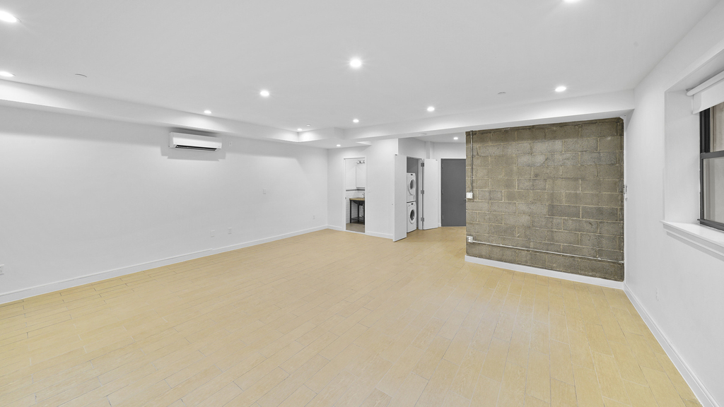 252 S 3rd St 11211 - Photo 10