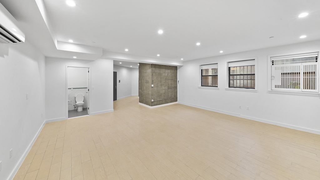 252 S 3rd St 11211 - Photo 11