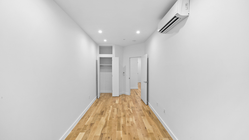 252 S 3rd St 11211 - Photo 3