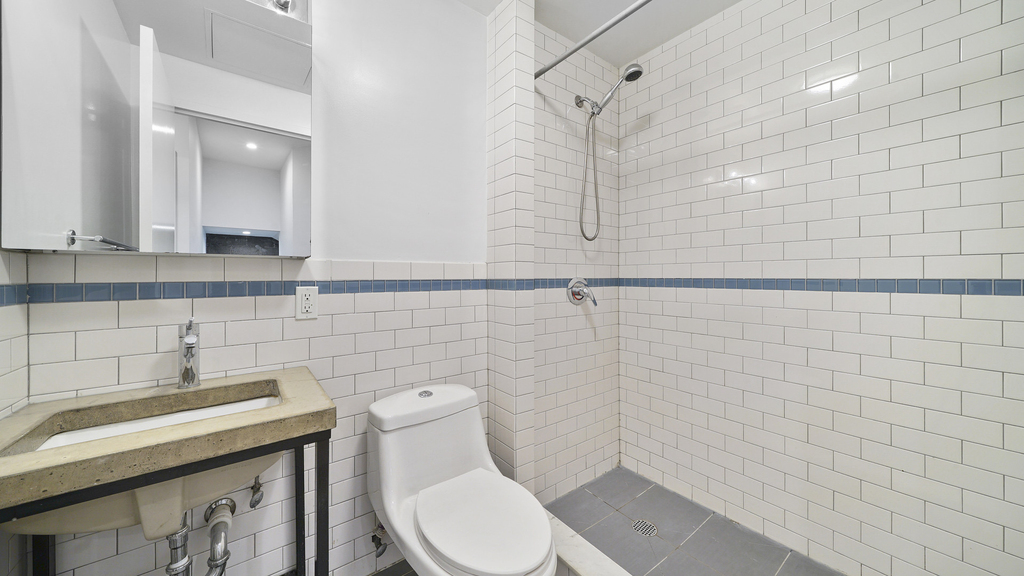 252 S 3rd St 11211 - Photo 9