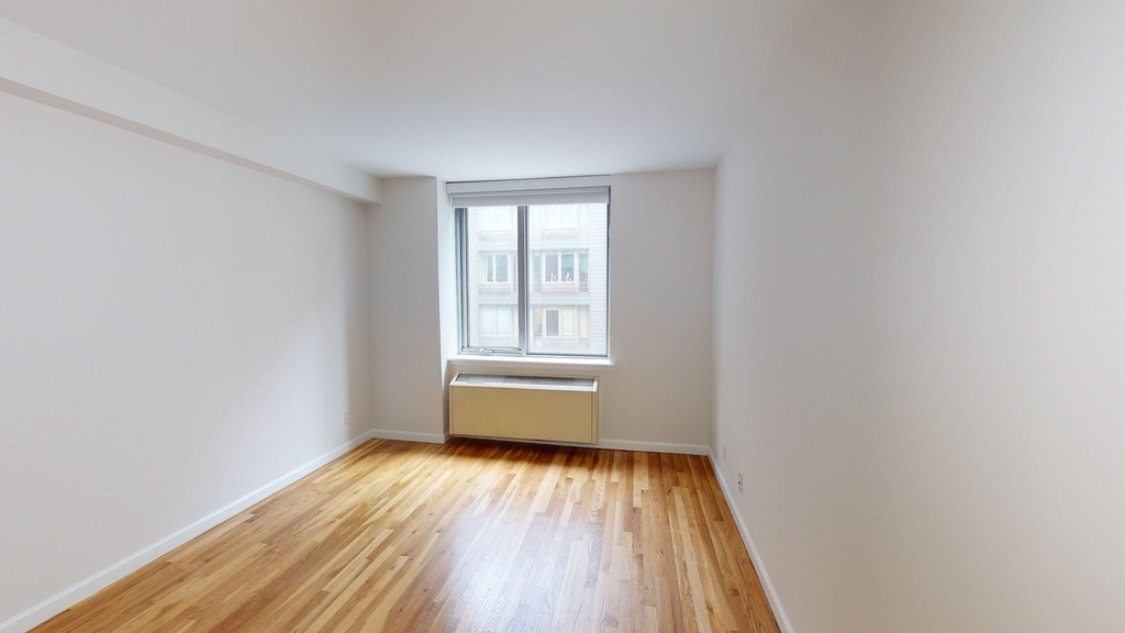 120 W. 21st - Photo 3