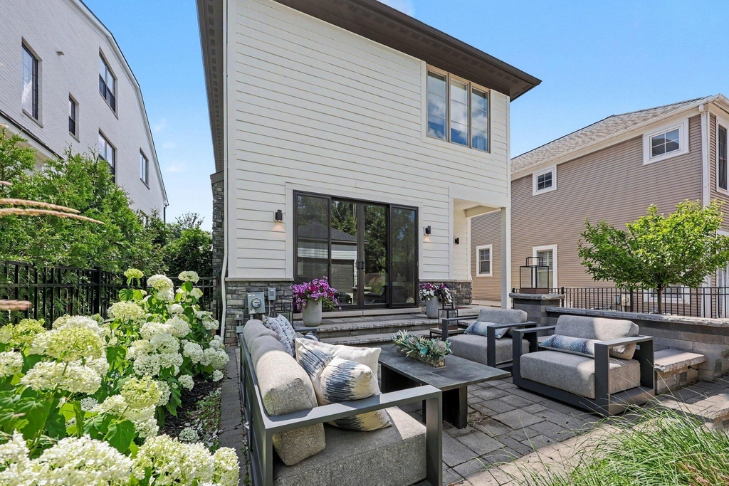 484 Park Street - Photo 5