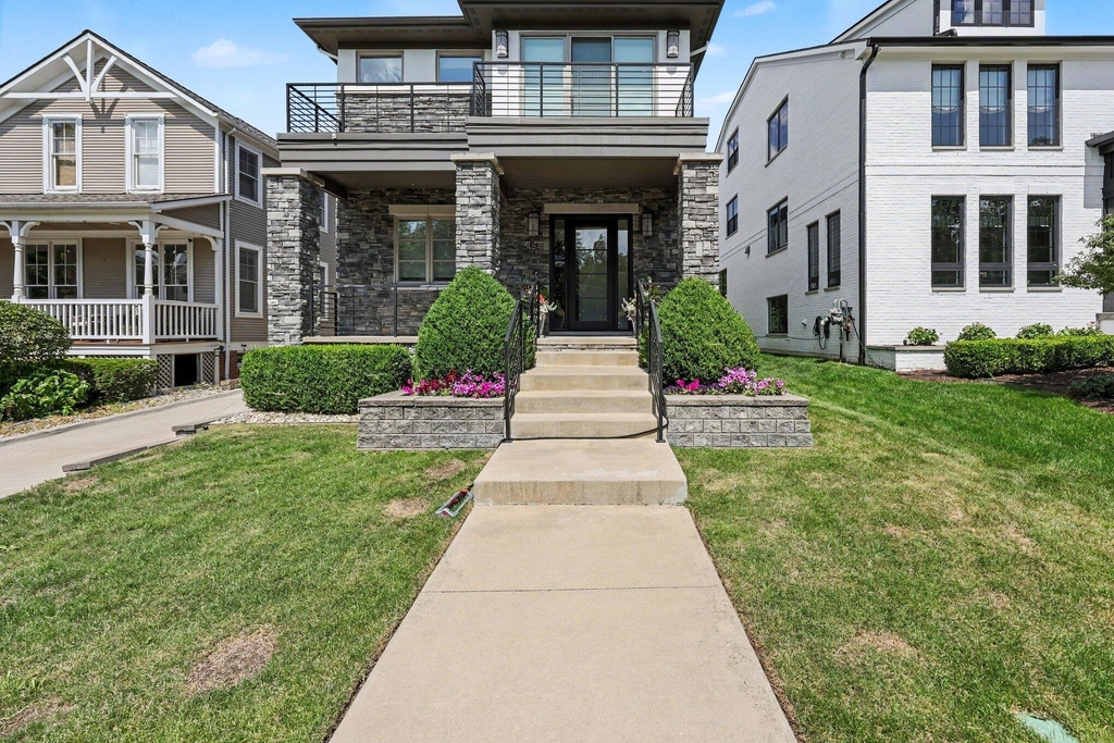 484 Park Street - Photo 1