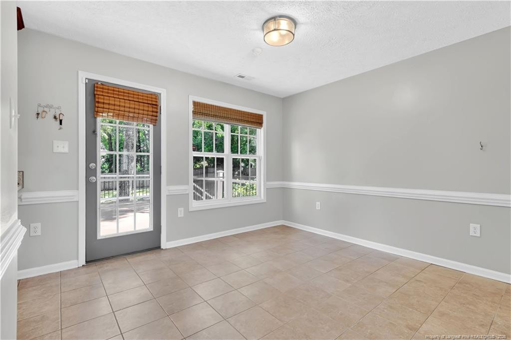 278 Oakmont Drive - Photo 4