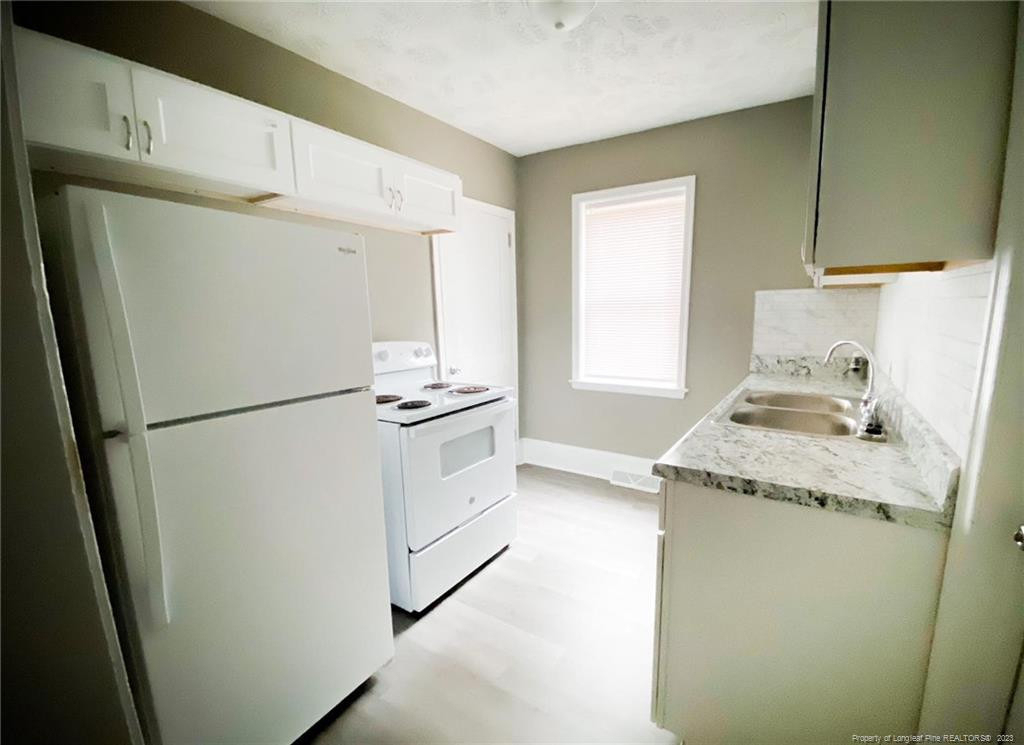 210 E 16th Street - Photo 14