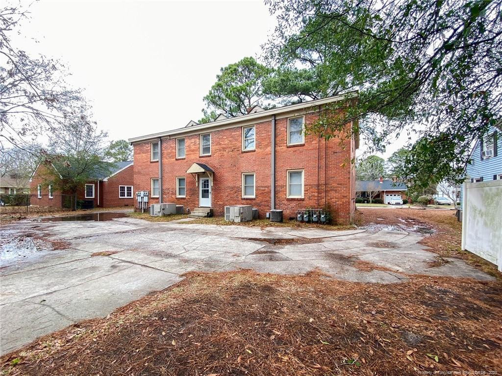 210 E 16th Street - Photo 18