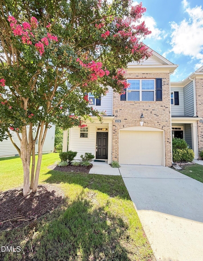 8258 Primanti Boulevard - Photo 0