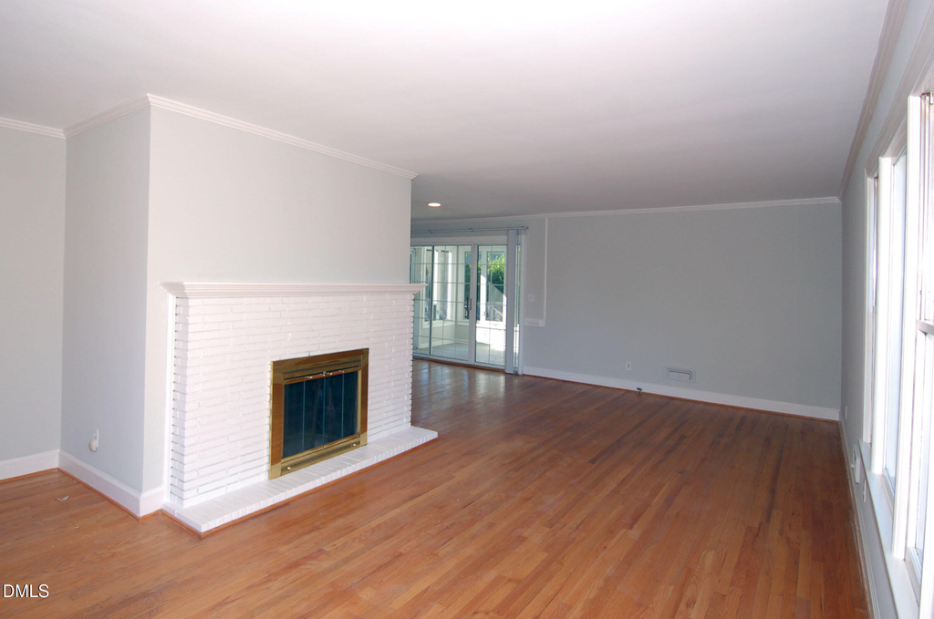 727 Graham Street - Photo 7