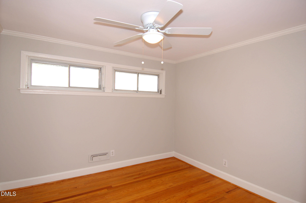 727 Graham Street - Photo 14