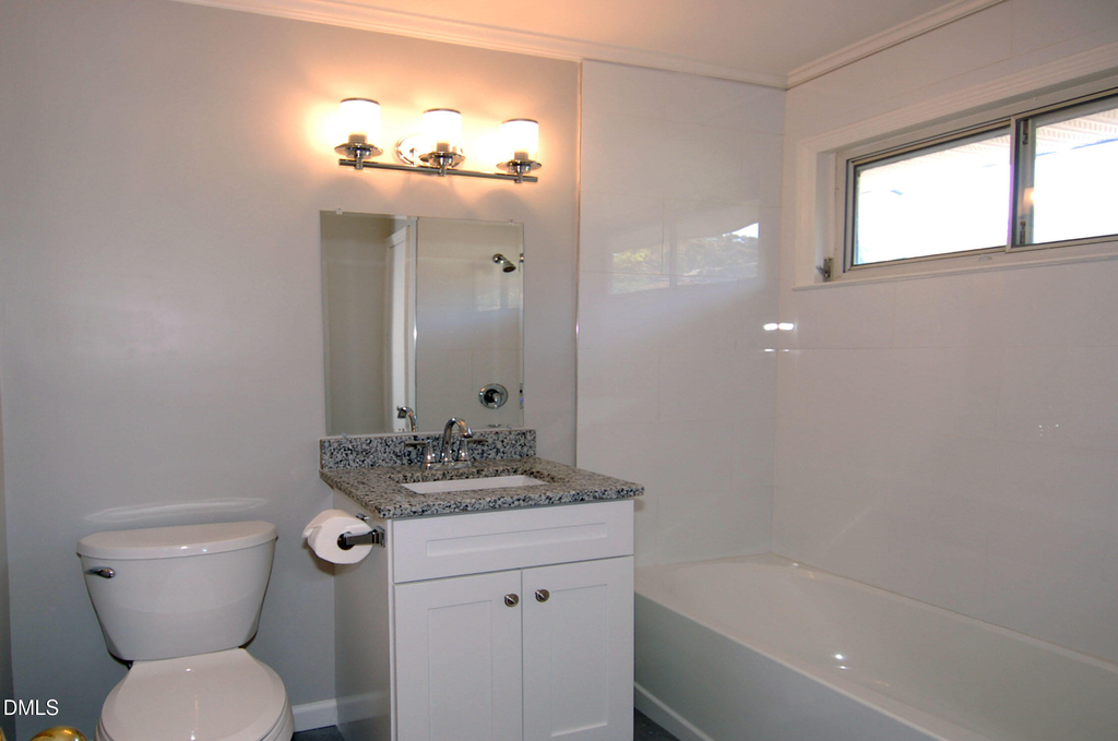 727 Graham Street - Photo 12