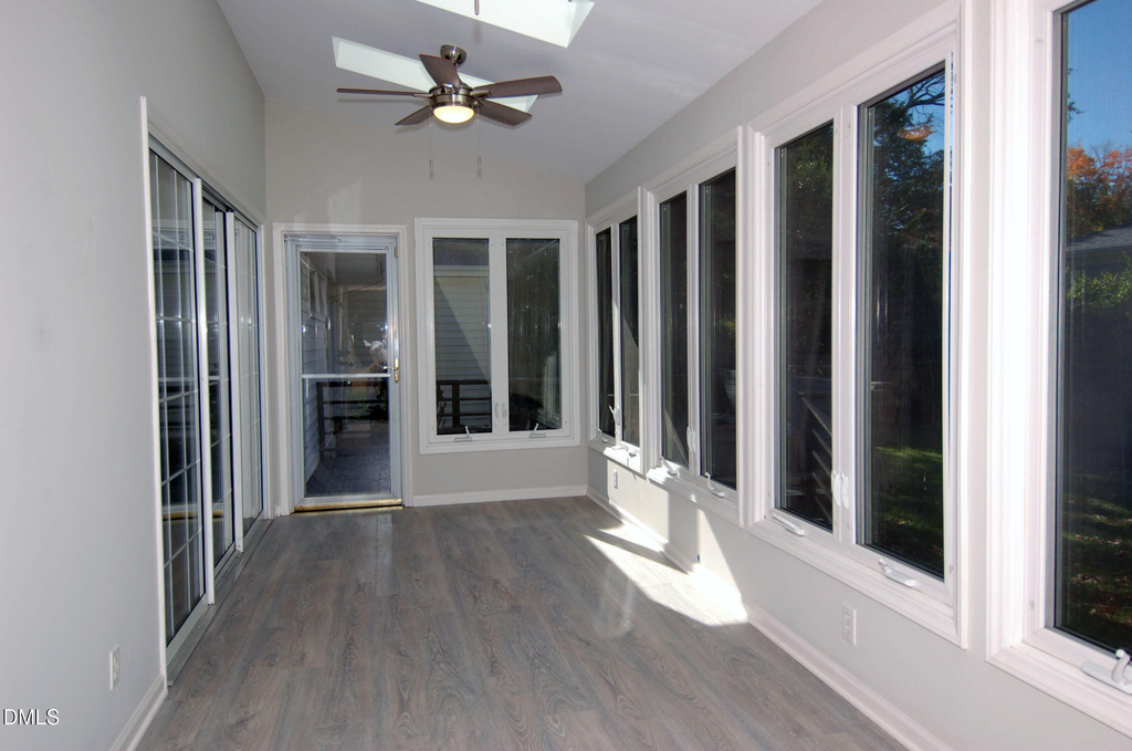 727 Graham Street - Photo 8