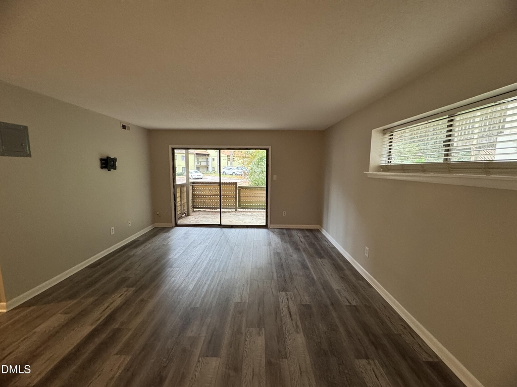 533 Pine Ridge Place - Photo 6