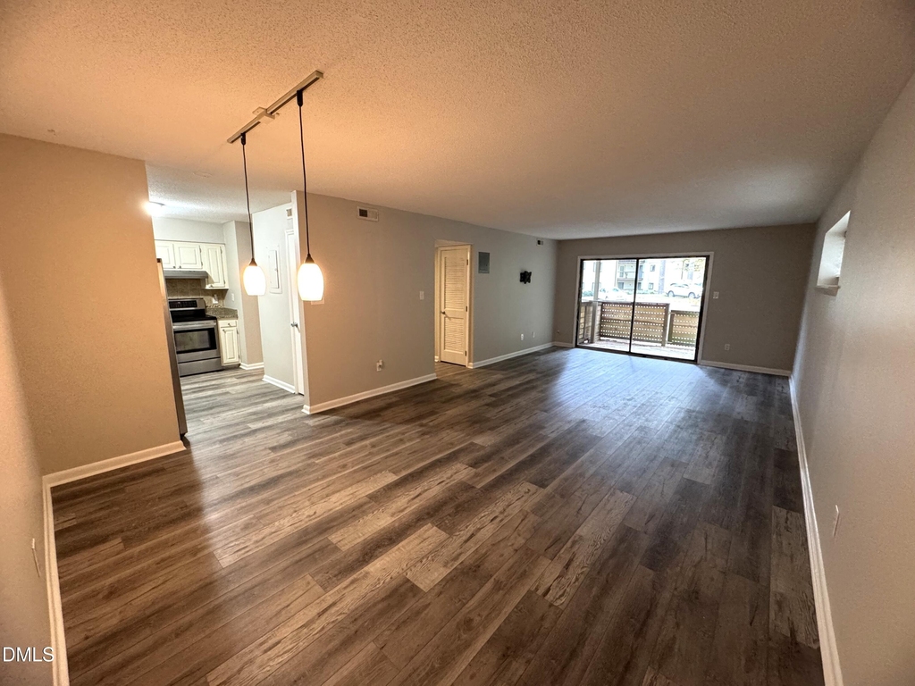 533 Pine Ridge Place - Photo 2