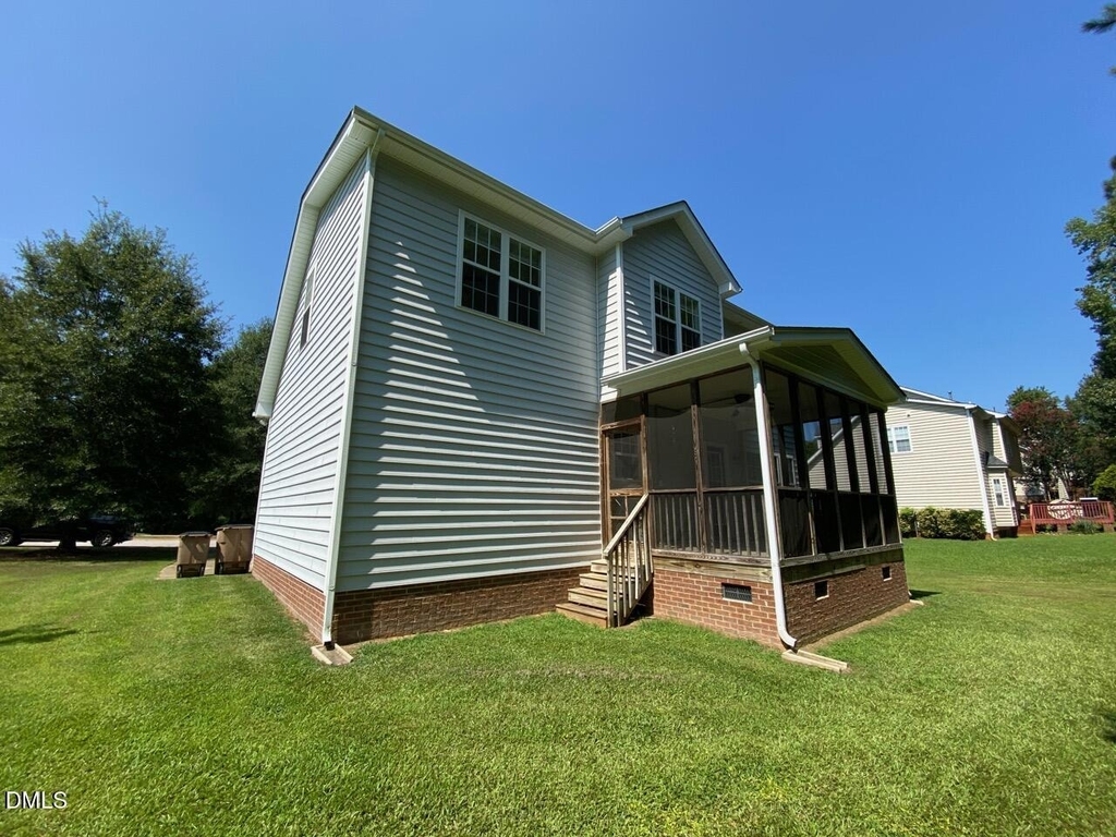 305 Amaryllis Way - Photo 17