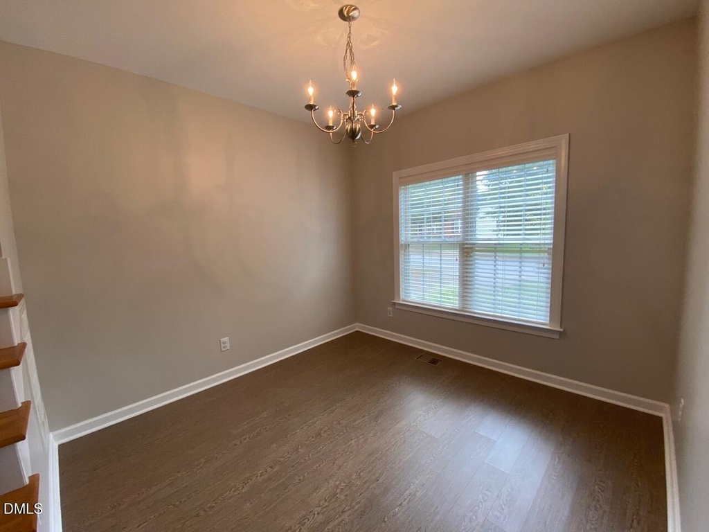 305 Amaryllis Way - Photo 3