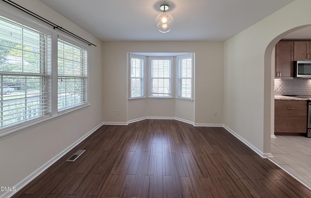 2729 E Shoreham Street - Photo 4
