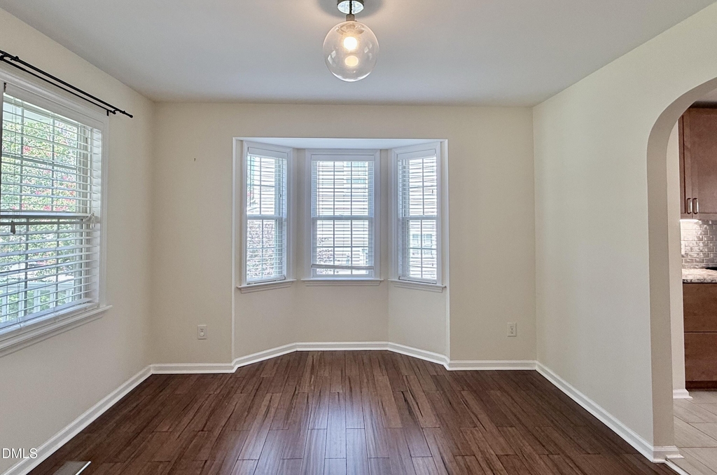 2729 E Shoreham Street - Photo 3