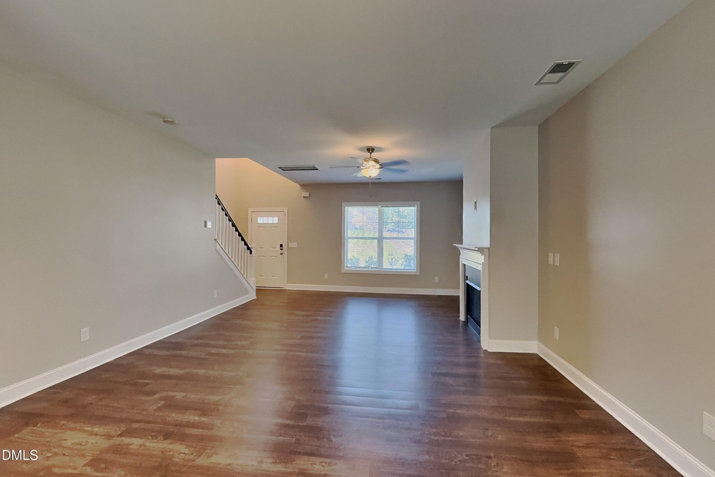 1100 Silver Farm Road - Photo 2