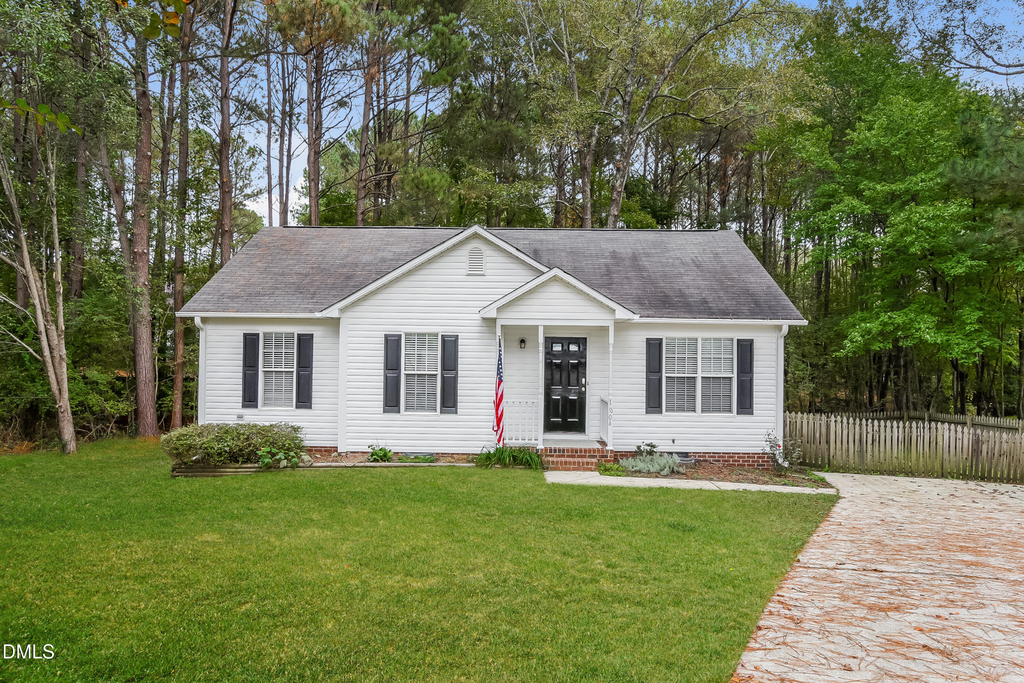 1004 Girder Court - Photo 0