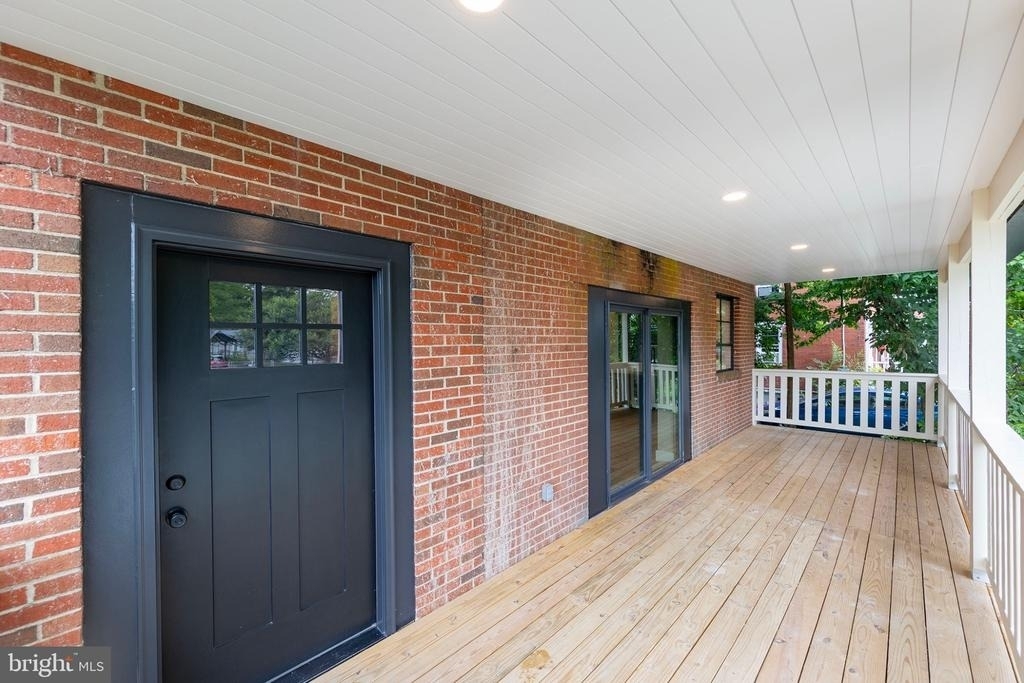 903 Orchard Avenue - Photo 3