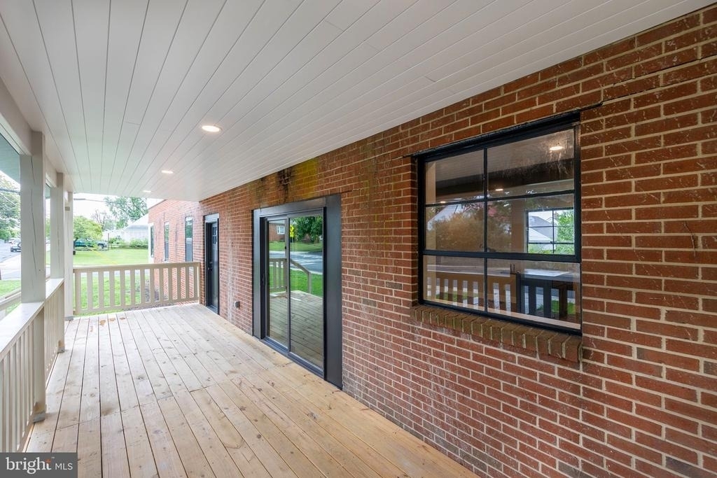 903 Orchard Avenue - Photo 4