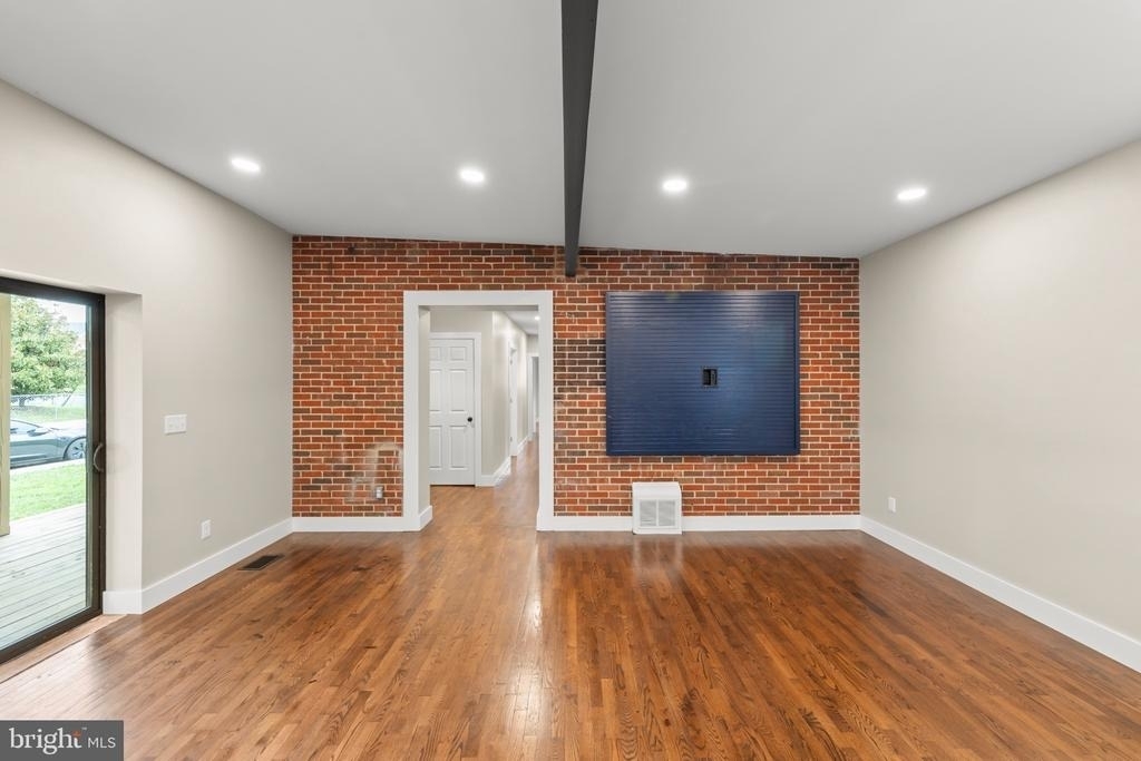 903 Orchard Avenue - Photo 11