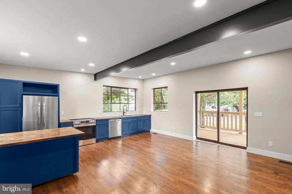 903 Orchard Avenue - Photo 0