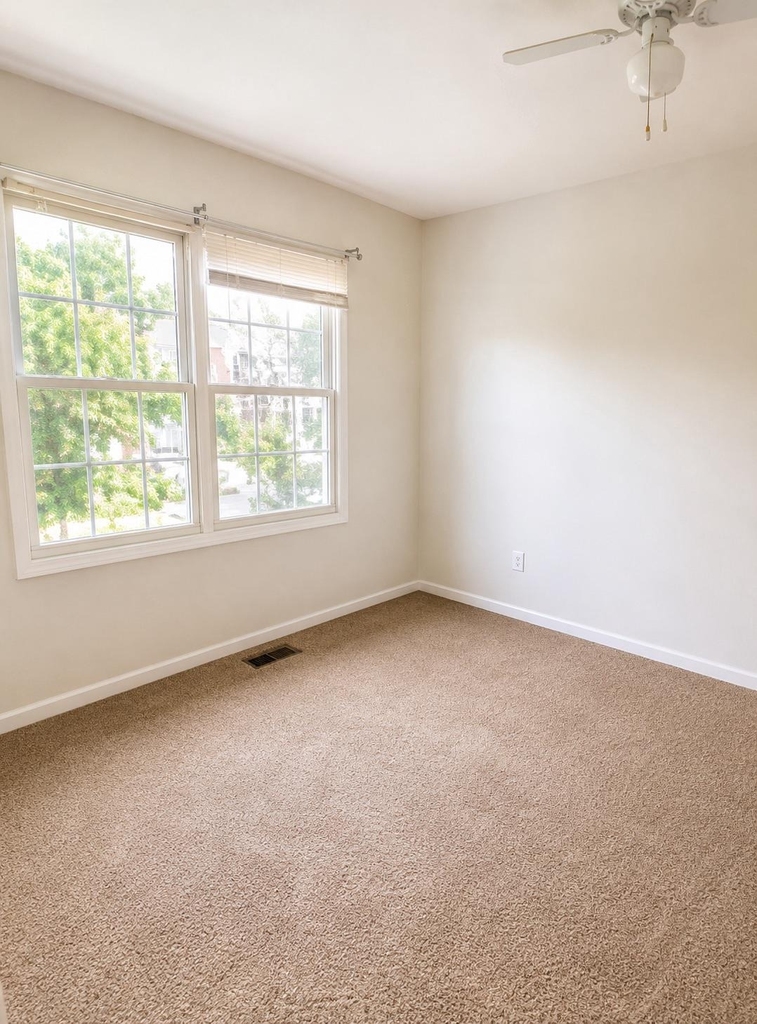 203 W Park Drive - Photo 11