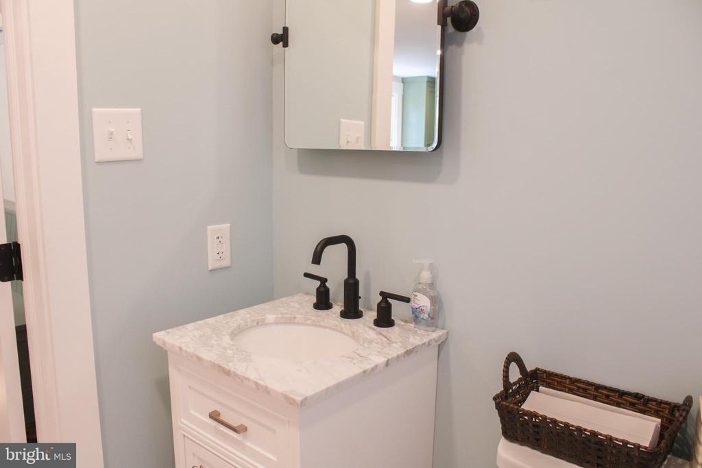 242 Fort Bowman Road - Photo 9